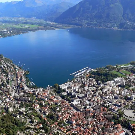 Guest house In Bb - Double With Air Conditioning - Del Ponte Break Minusio